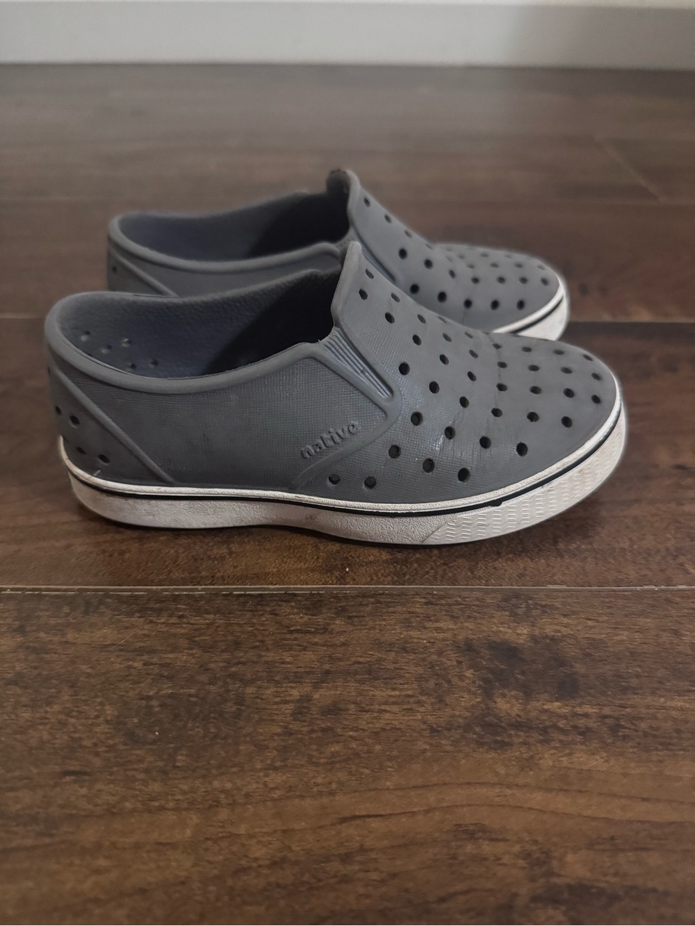 Kids Native Shoes Miles Slip-On Sneakers Size 11 (c11)